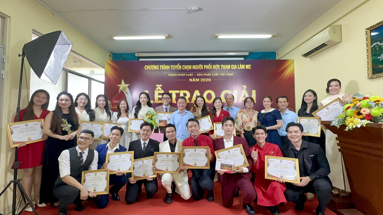 &ldquo;Gương mặt Dẫn s&oacute;ng Ph&aacute;p luật 2026&rdquo; tạo ra m&ocirc;i trường để c&aacute;c ứng vi&ecirc;n được thử sức, cọ x&aacute;t v&agrave; nhận diện r&otilde; hơn những y&ecirc;u cầu của nghề dẫn trong một cơ quan b&aacute;o ch&iacute; về ph&aacute;p luật (Ảnh: Ngọc Mai)