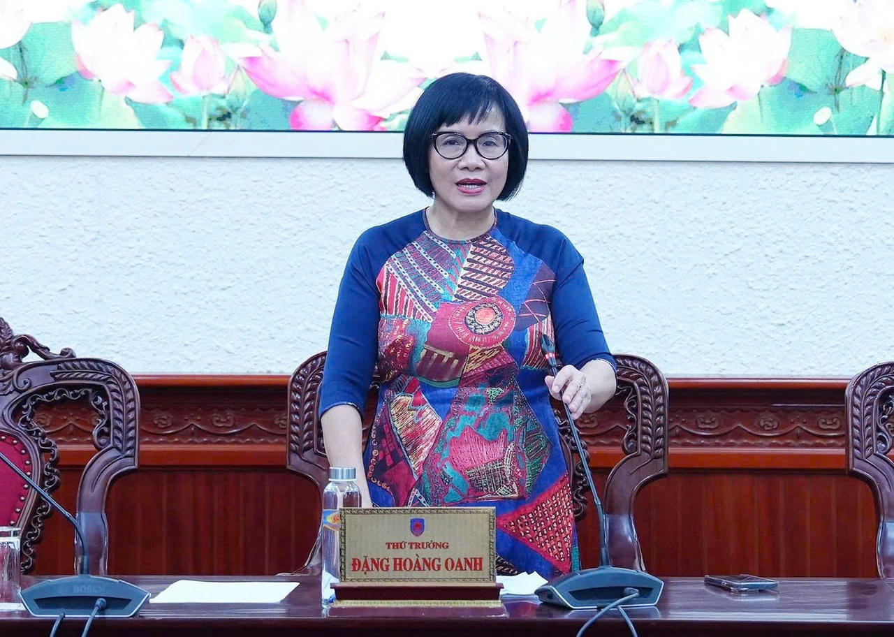 Thứ trưởng Đặng Ho&agrave;ng Oanh.