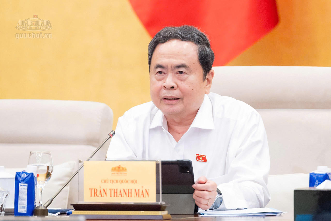 Chủ tịch Quốc hội Trần Thanh Mẫn cho &yacute; kiến tại Phi&ecirc;n họp.