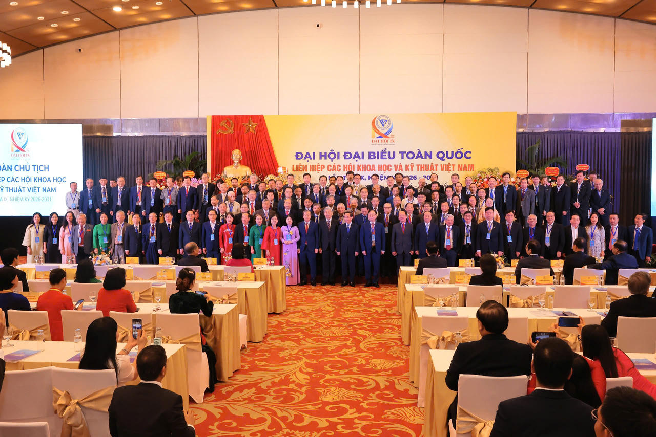 Việc kiện to&agrave;n Ban Chấp h&agrave;nh, Đo&agrave;n Chủ tịch, Ủy ban Kiểm tra v&agrave; đội ngũ l&atilde;nh đạo kh&oacute;a IX thể hiện tinh thần kế thừa, đổi mới v&agrave; ph&aacute;t triển, đ&aacute;p ứng y&ecirc;u cầu của t&igrave;nh h&igrave;nh mới.