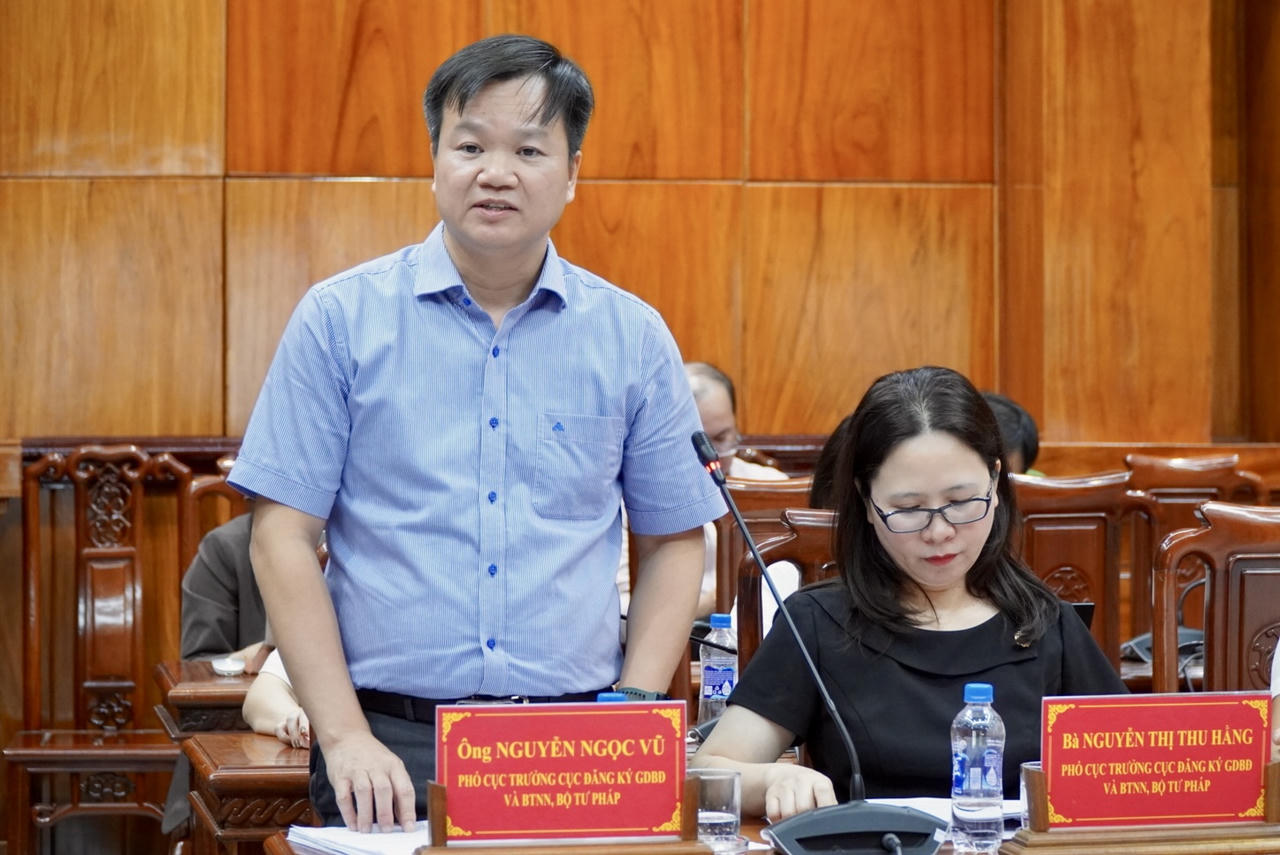 Thứ trưởng Bộ Tư pháp Nguyễn Thanh Ngọc kiểm tra tình hình thực hiện công tác tư pháp tại Đồng Tháp