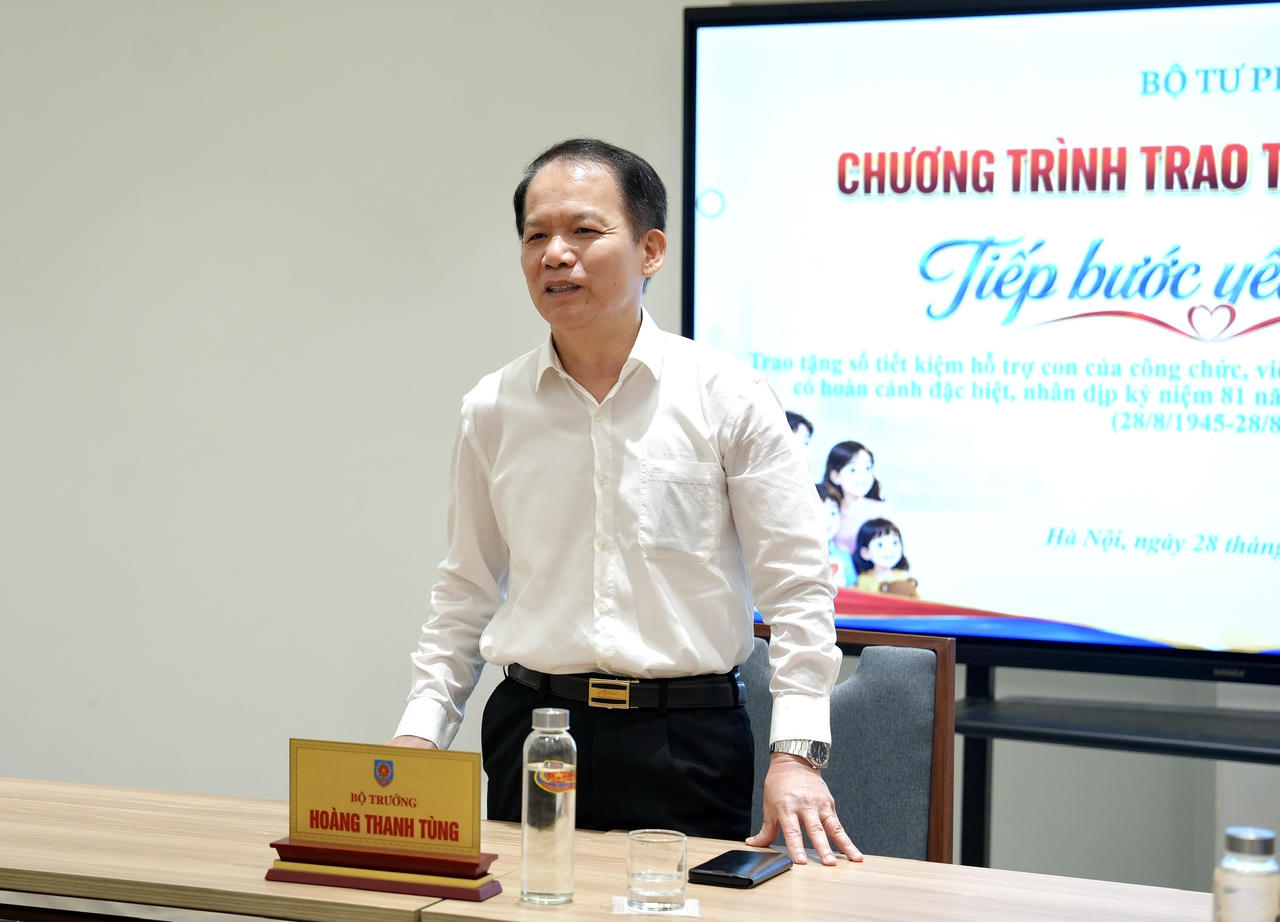 Bộ trưởng Ho&agrave;ng Thanh T&ugrave;ng ph&aacute;t biểu tại chương tr&igrave;nh.