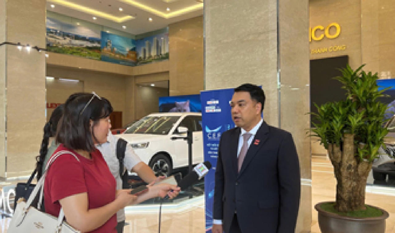 TS Mạc Quốc Anh - Ph&oacute; Chủ tịch ki&ecirc;m Tổng Thư k&yacute; Hiệp hội DNNVV Th&agrave;nh phố H&agrave; Nội chia sẻ với PV tại Diễn đ&agrave;n.