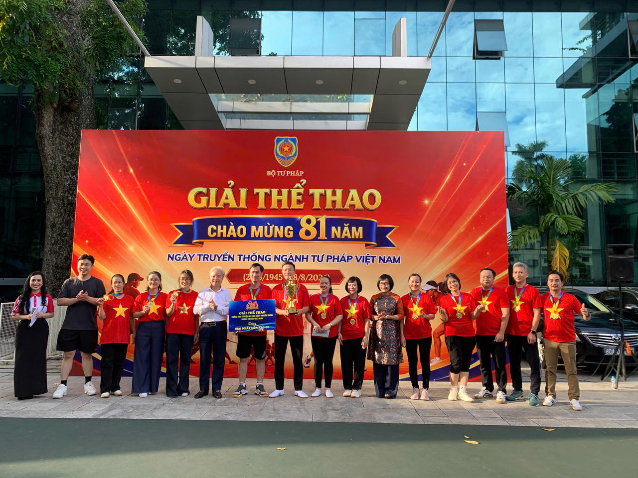 S&ocirc;i động giải thể thao mừng 81 năm ng&agrave;y truyền thống Ng&agrave;nh Tư ph&aacute;p