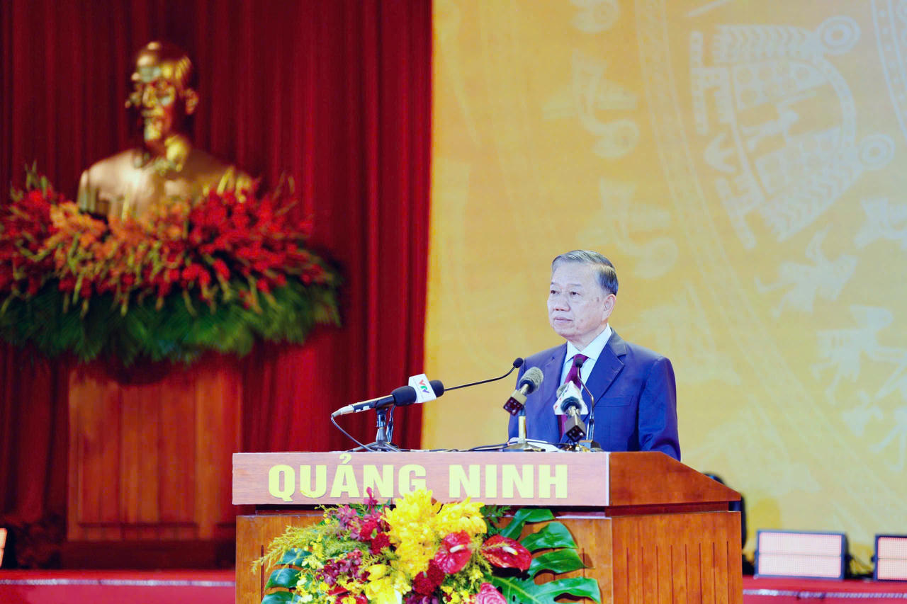 Tổng B&iacute; thư, Chủ tịch nước T&ocirc; L&acirc;m ph&aacute;t biểu tại Lễ c&ocirc;ng bố Nghị quyết của Quốc hội về th&agrave;nh lập th&agrave;nh phố Quảng Ninh. (Ảnh: Sở Văn h&oacute;a, Thể thao v&agrave; Du lịch Quảng Ninh cung cấp)