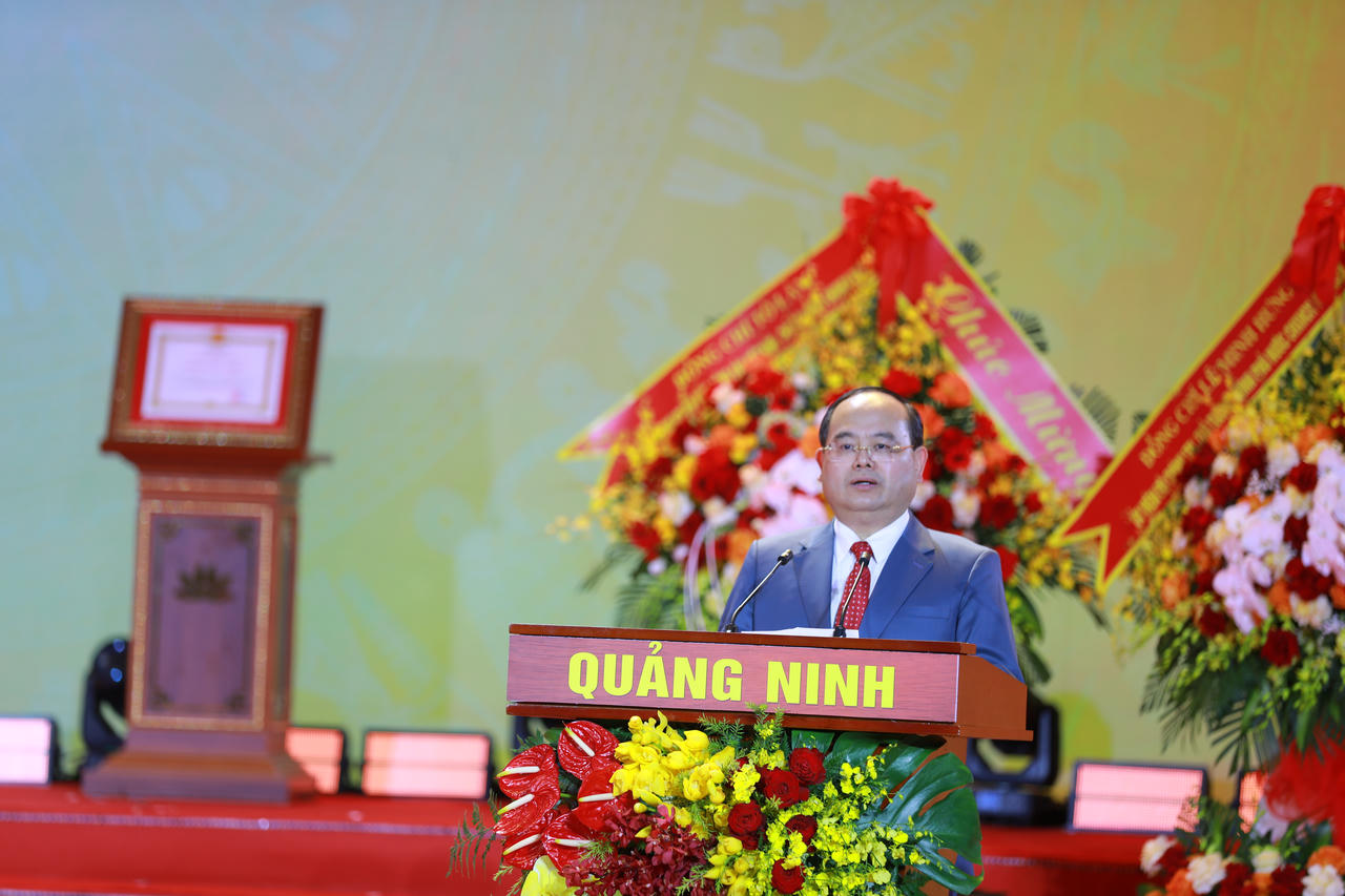 UVTW Đảng, B&iacute; thư Th&agrave;nh phố Quảng Ninh Quản Minh Cường ph&aacute;t biểu tại buổi Lễ.