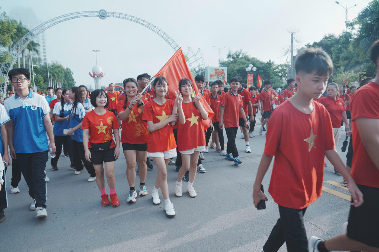 Nhiều học sinh tr&ecirc;n địa b&agrave;n tham gia hoạt động. Ảnh: LS