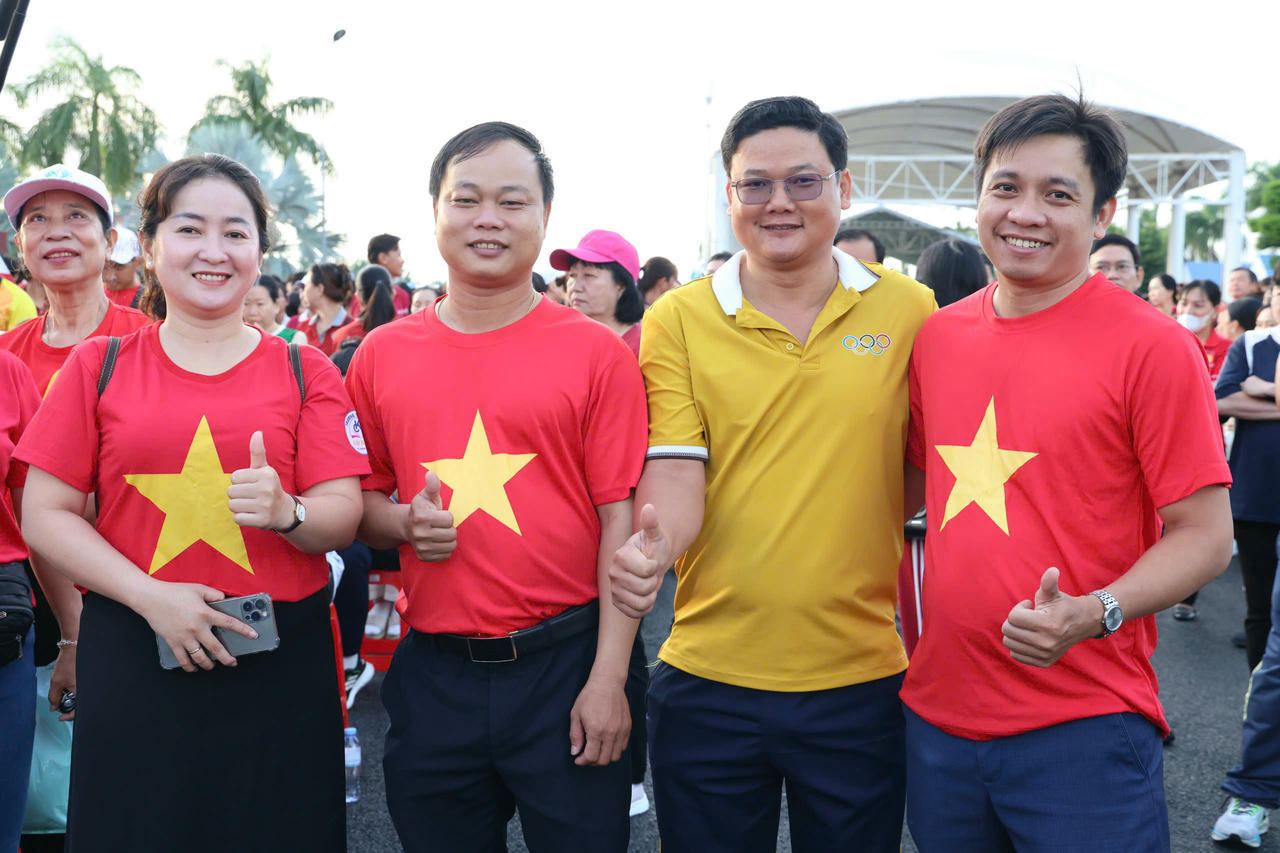 Mọi người th&iacute;ch th&uacute; khi tham gia hoạt động (Ảnh: Đ&igrave;nh Thương)