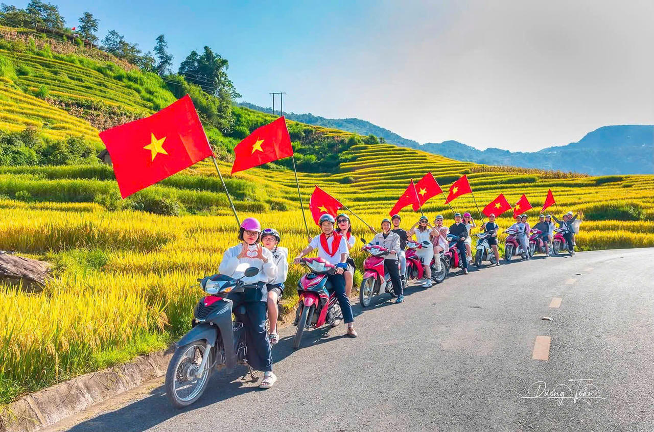 Dịp nghỉ lễ, to&agrave;n tỉnh Lào Cai tổ chức nhiều hoạt động văn h&oacute;a, du lịch v&agrave; thể thao phục vụ người d&acirc;n, du kh&aacute;ch (Ảnh: Dương Toản).