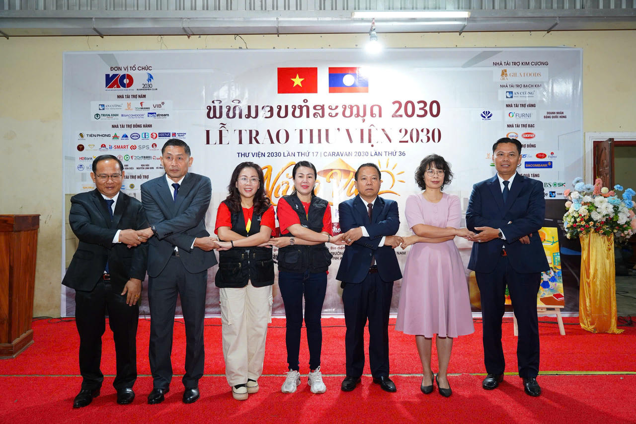 “Nắng Việt trên dòng Mê Kông”: Đưa một thư viện qua biên giới