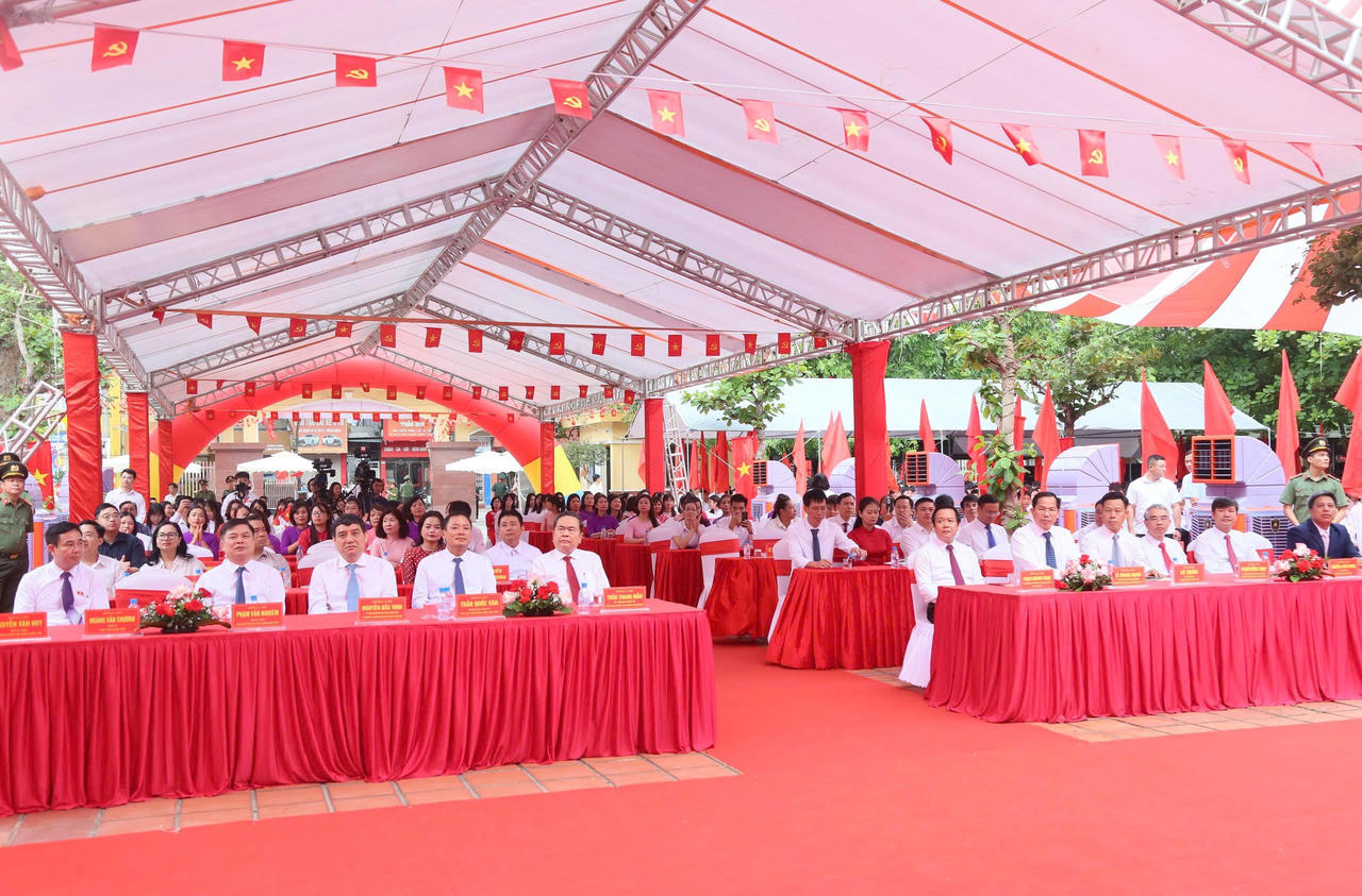 Quang cảnh Lễ khai giảng (Ảnh Vũ H&ugrave;ng)