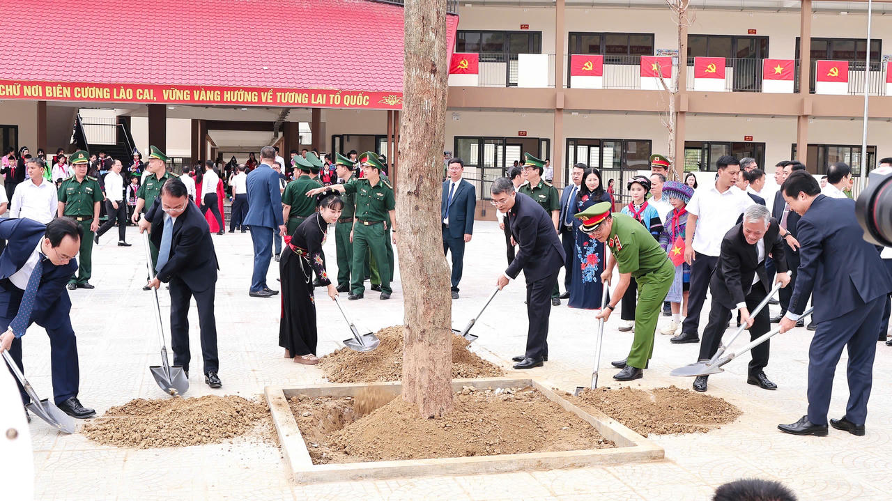Thủ tướng Chính phủ L&ecirc; Minh Hưng: Gi&aacute;o dục phải đi trước một bước, tạo động lực ph&aacute;t triển đất nước