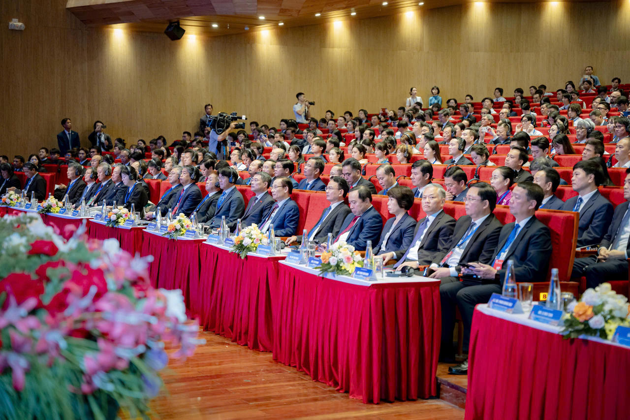 C&aacute;c đại biểu dự diễn đ&agrave;n. (Ảnh: L.H)