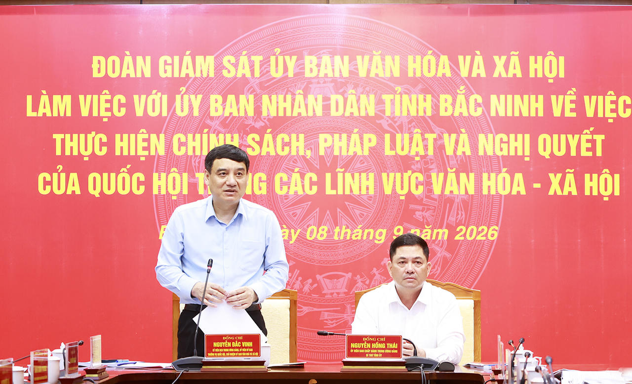 Chủ nhiệm Ủy ban Văn h&oacute;a v&agrave; X&atilde; hội Nguyễn Đắc Vinh ph&aacute;t biểu kết luận buổi l&agrave;m việc (Ảnh Cổng TTĐT Bắc Ninh)