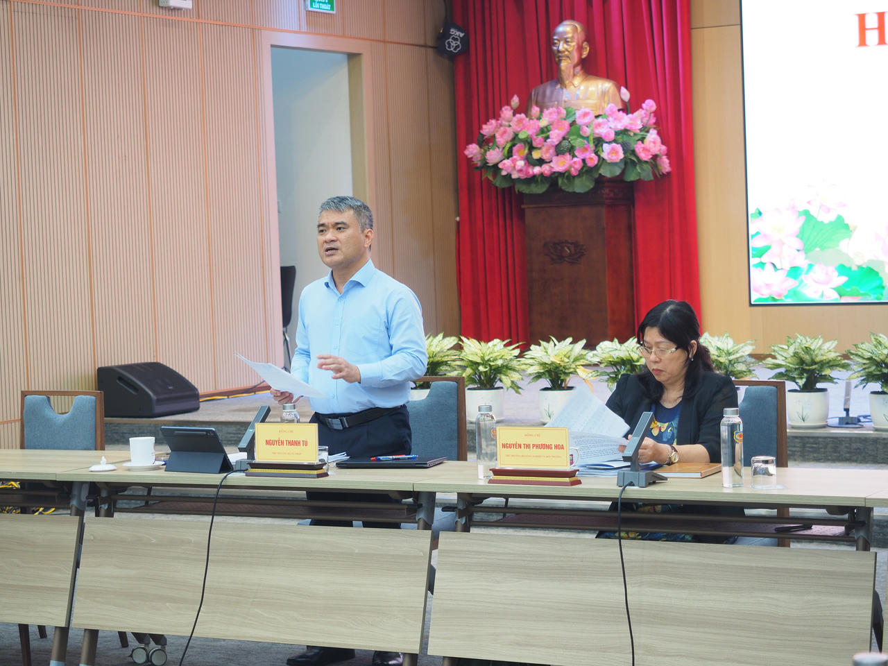 Thứ trưởng Nguyễn Thanh T&uacute; kết luận cuộc họp.