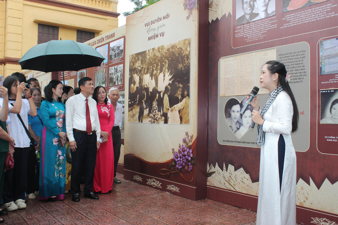 Những tình yêu đi qua chiến tranh
