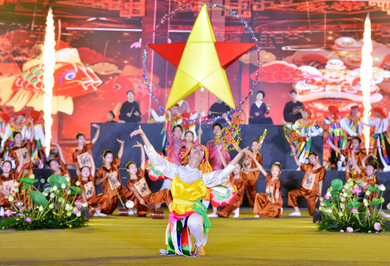 Khai mạc Festival Thăng Long - H&agrave; Nội lần thứ II: Định vị thương hiệu H&agrave; Nội l&agrave; điểm đến 'Văn hiến - Bản sắc - S&aacute;ng tạo - Hội nhập'
