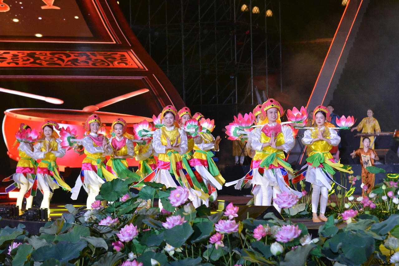 Khai mạc Festival Thăng Long - H&agrave; Nội lần thứ II: Định vị thương hiệu H&agrave; Nội l&agrave; điểm đến 'Văn hiến - Bản sắc - S&aacute;ng tạo - Hội nhập'