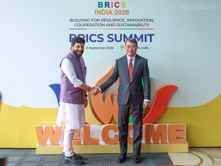 Thủ tướng tới New Delhi, bắt đầu chương tr&igrave;nh dự Hội nghị thượng đỉnh BRICS v&agrave; l&agrave;m việc song phương tại Ấn Độ- Ảnh 4.