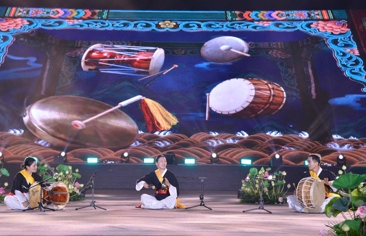 Khai mạc Festival Thăng Long - H&agrave; Nội lần thứ II: Định vị thương hiệu H&agrave; Nội l&agrave; điểm đến 'Văn hiến - Bản sắc - S&aacute;ng tạo - Hội nhập'