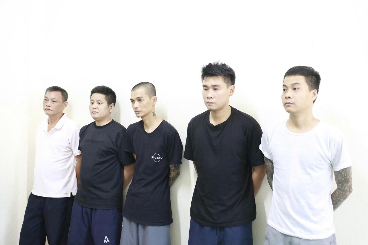 Đường d&acirc;y Đ&aacute;nh bạc bằng h&igrave;nh thức c&aacute; độ b&oacute;ng đ&aacute; tr&ecirc;n mạng bị C&ocirc;ng an Nghệ An triệt xo&aacute; (ảnh C&ocirc;ng an cung cấp)