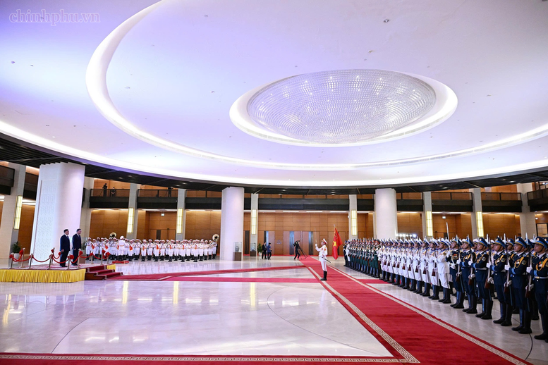 Tổng B&iacute; thư, Chủ tịch nước T&ocirc; L&acirc;m chủ tr&igrave; Lễ đ&oacute;n ch&iacute;nh thức Nh&agrave; vua Vương quốc Th&aacute;i Lan v&agrave; Ho&agrave;ng hậu- Ảnh 2.