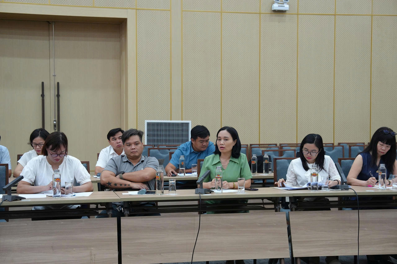C&aacute;c đại biểu tham dự Hội nghị Lấy &yacute; kiến g&oacute;p &yacute; đối với Hồ sơ dự &aacute;n Luật Nu&ocirc;i con nu&ocirc;i (sửa đổi) ng&agrave;y 9/6/2026. (Ảnh: PV)