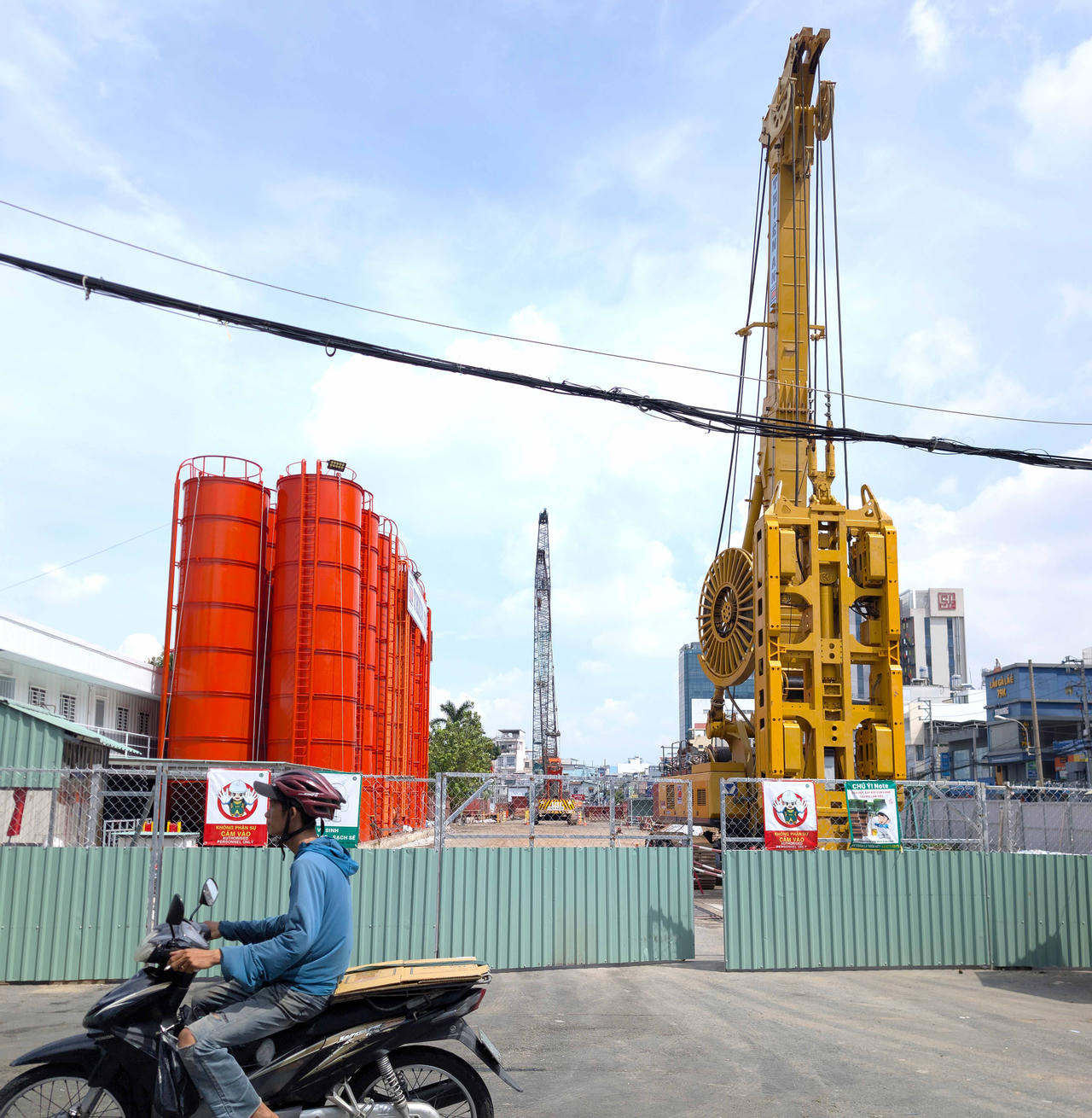 TP HCM đẩy mạnh thi c&ocirc;ng x&acirc;y dựng c&aacute;c nh&agrave; ga ngầm thuộc Dự &aacute;n X&acirc;y dựng tuyến t&agrave;u điện ngầm số 2, đoạn Bến Th&agrave;nh - Tham Lương. Ảnh: Trường Giang