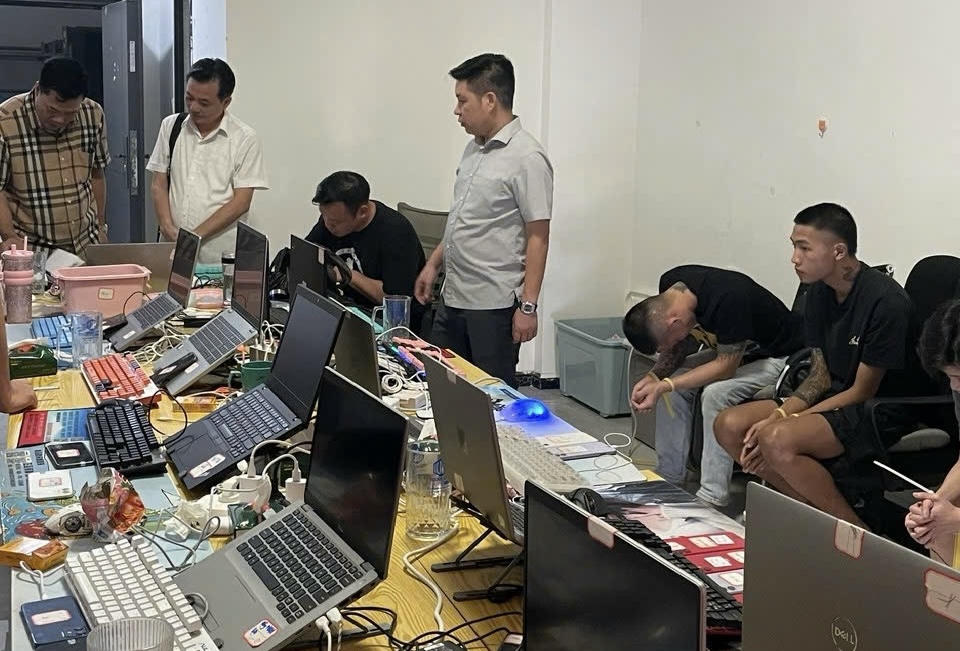 Hiện trường thời ban chuy&ecirc;n &aacute;n đột k&iacute;ch. (Ảnh: Hải Huệ)