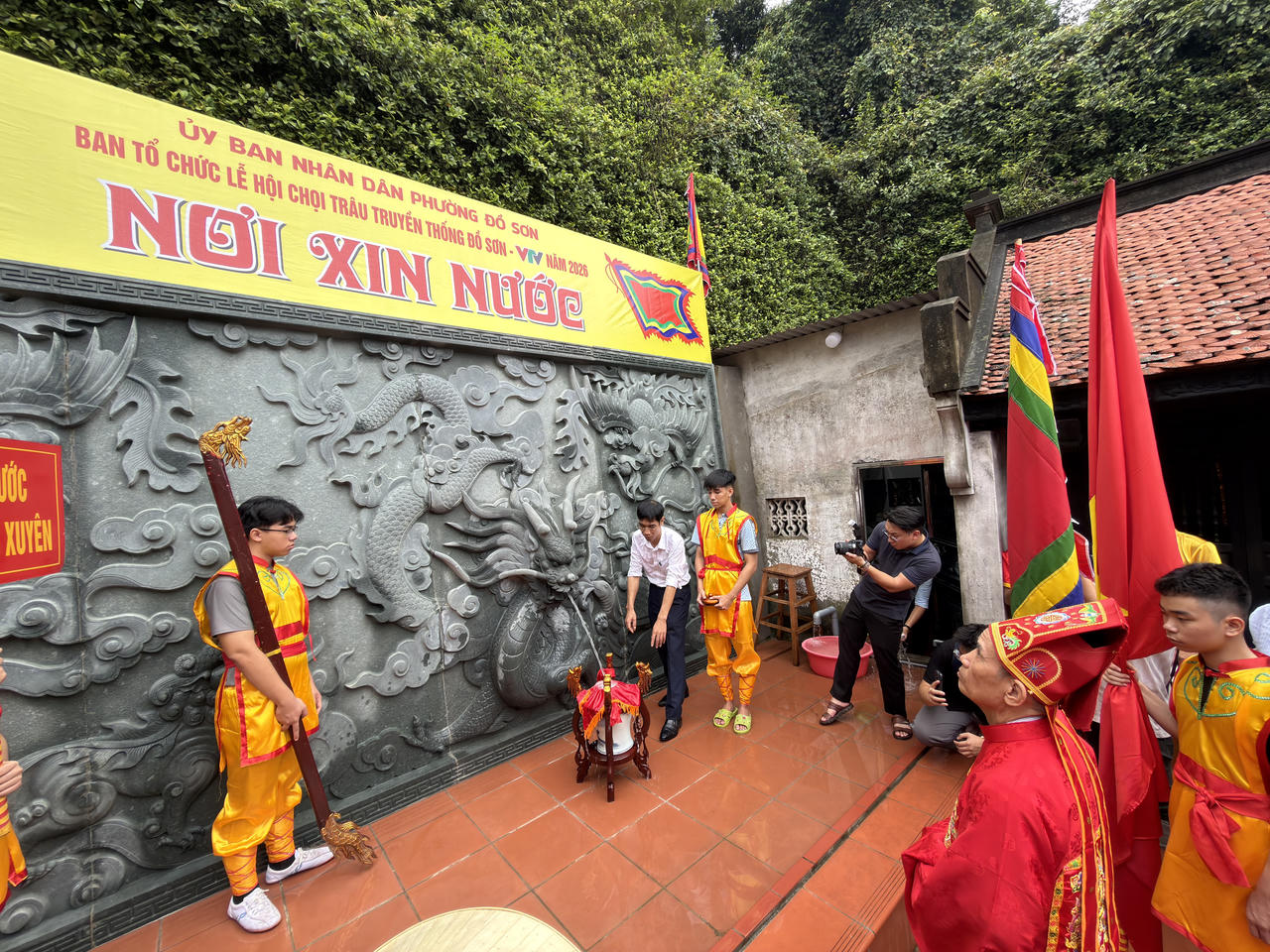 Rước nước - nghi thức linh thiêng trong Lễ hội chọi trâu Đồ Sơn