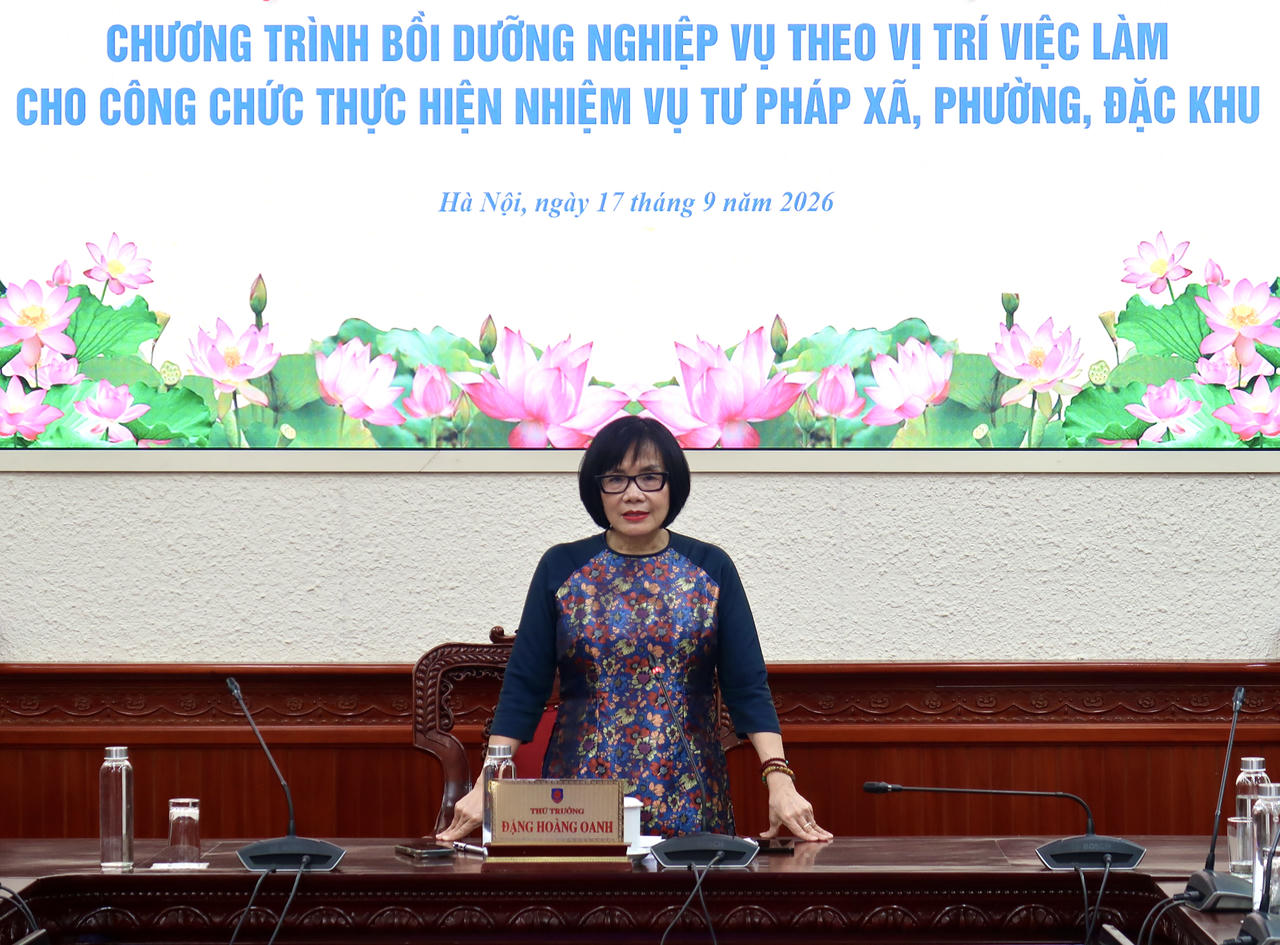 Thứ trưởng Đặng Ho&agrave;ng Oanh ph&aacute;t biểu kết luận.