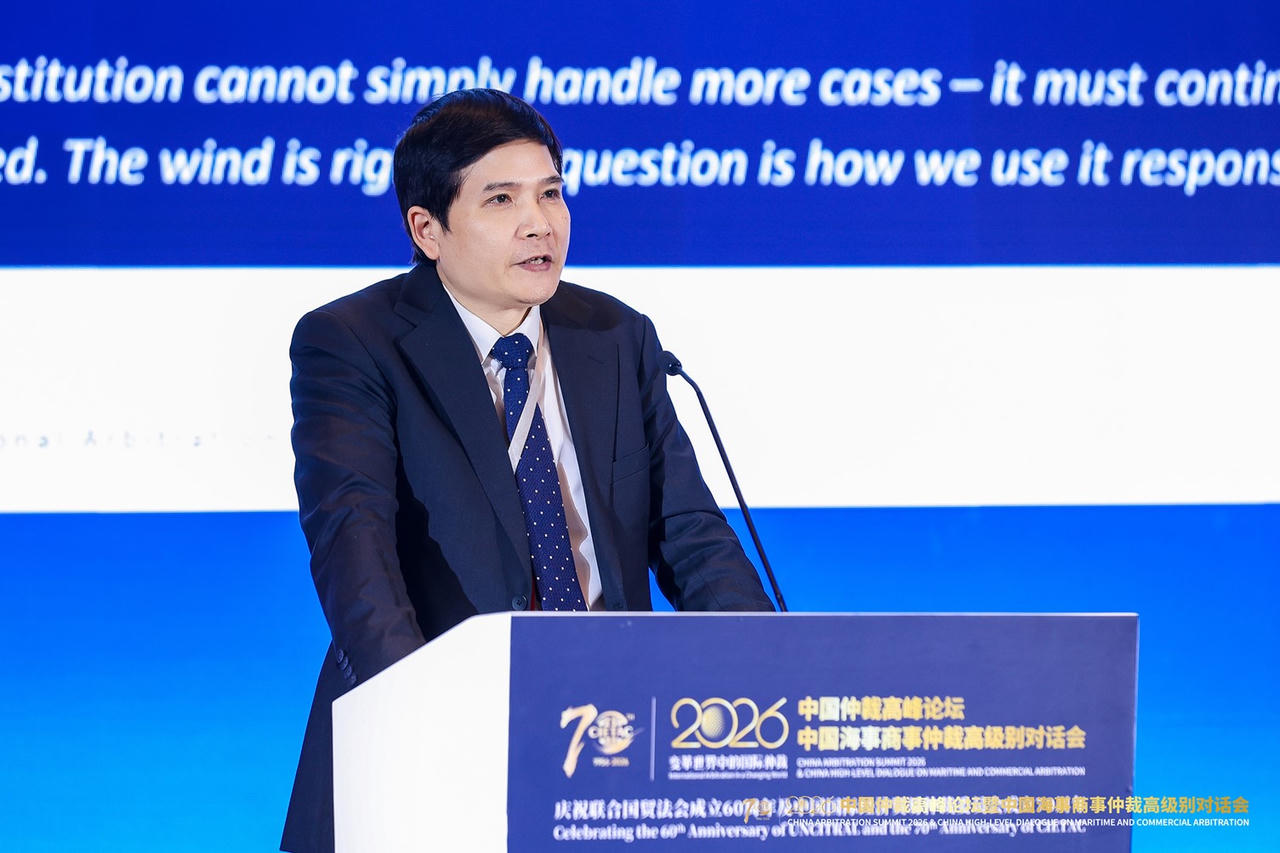 &Ocirc;ng Vũ &Aacute;nh Dương &ndash; Ph&oacute; Chủ tịch Thường trực ki&ecirc;m Tổng Thư k&yacute; Trung t&acirc;m Trọng t&agrave;i Quốc tế Việt Nam (VIAC) tr&igrave;nh b&agrave;y tại sự kiện