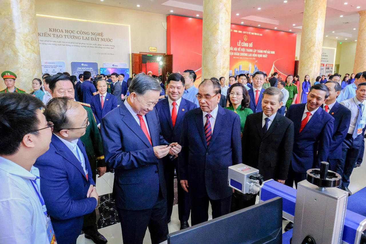 Tổng B&iacute; thư, Chủ tịch nước T&ocirc; L&acirc;m dự Lễ c&ocirc;ng bố Nghị quyết của Quốc hội về th&agrave;nh lập th&agrave;nh phố Bắc Ninh