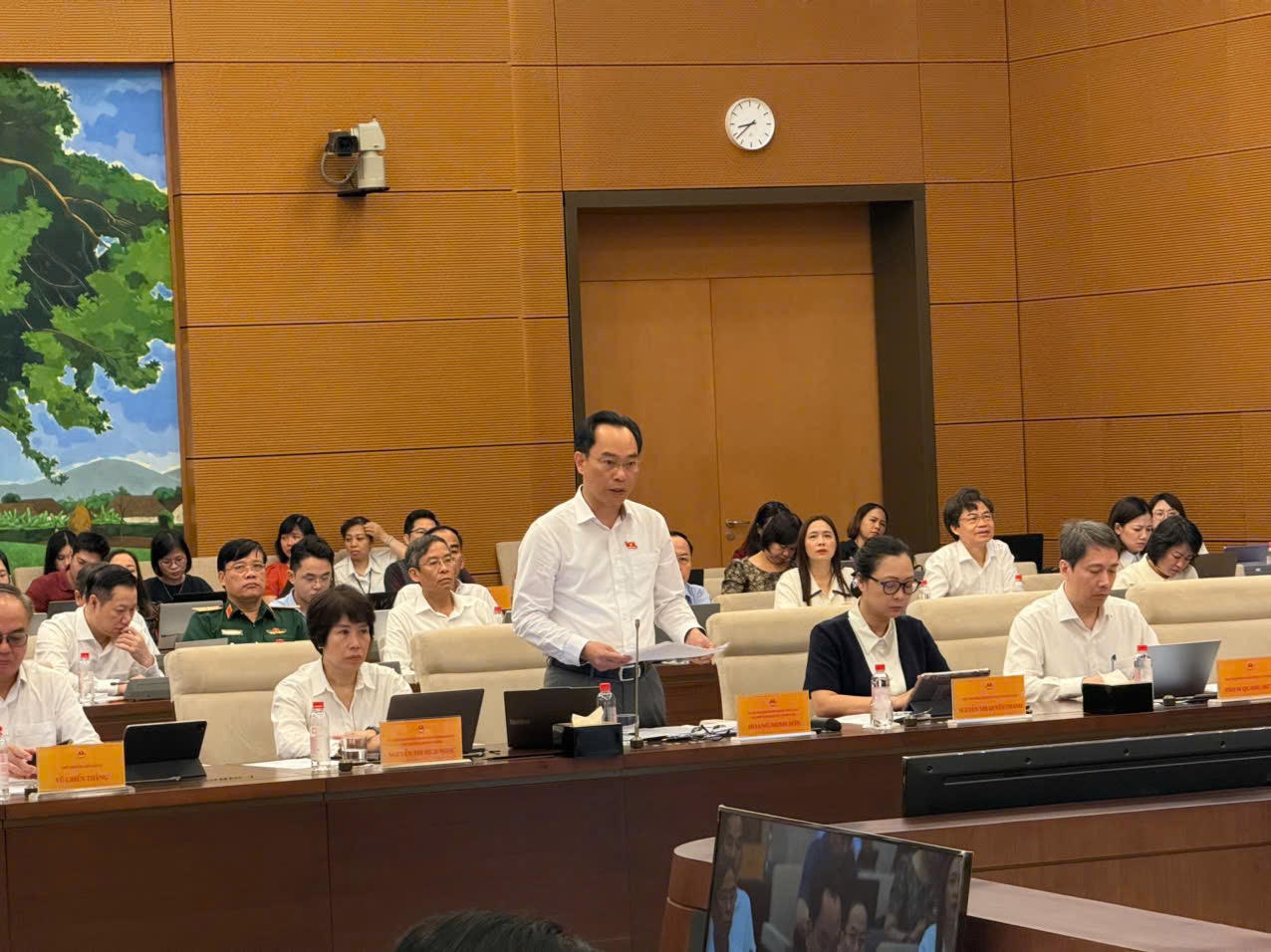Nhiều vấn đề trọng t&acirc;m tại phi&ecirc;n giải tr&igrave;nh của Bộ trưởng Bộ Gi&aacute;o dục v&agrave; Đ&agrave;o tạo