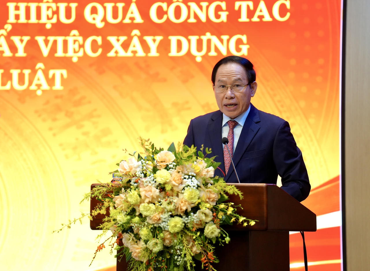 Ph&oacute; Thủ tướng Ch&iacute;nh phủ L&ecirc; Tiến Ch&acirc;u ph&aacute;t biểu khai mạc.