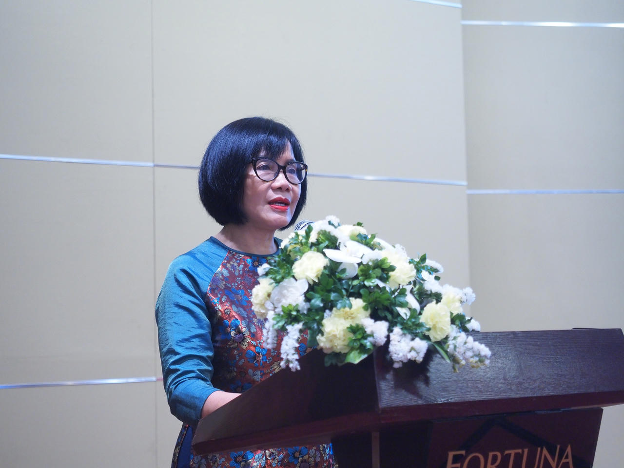 Thứ trưởng Đặng Ho&agrave;ng Oanh ph&aacute;t biểu khai mạc Hội thảo.
