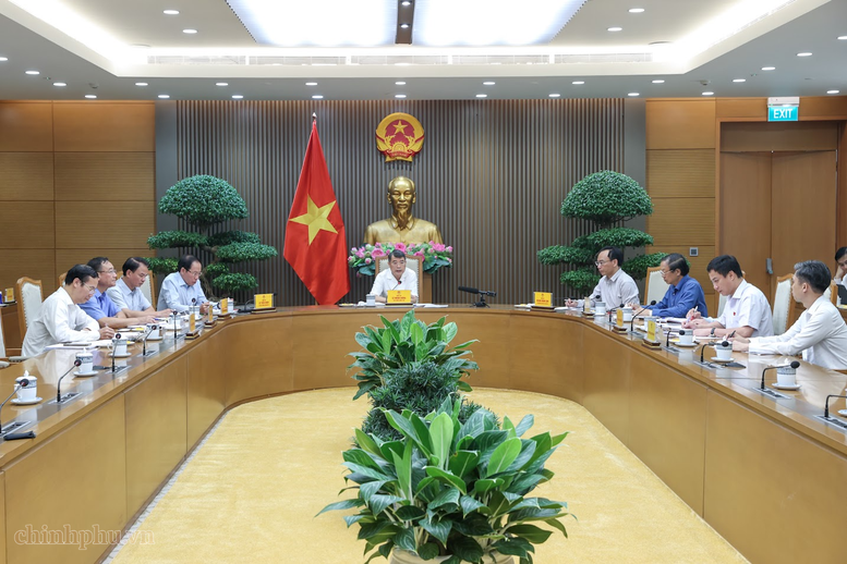 Thủ tướng: L&agrave;m r&otilde; tr&aacute;ch nhiệm, xử l&yacute; nghi&ecirc;m v&agrave; kh&ocirc;ng để t&aacute;i diễn việc thiếu s&aacute;ch gi&aacute;o khoa- Ảnh 1.