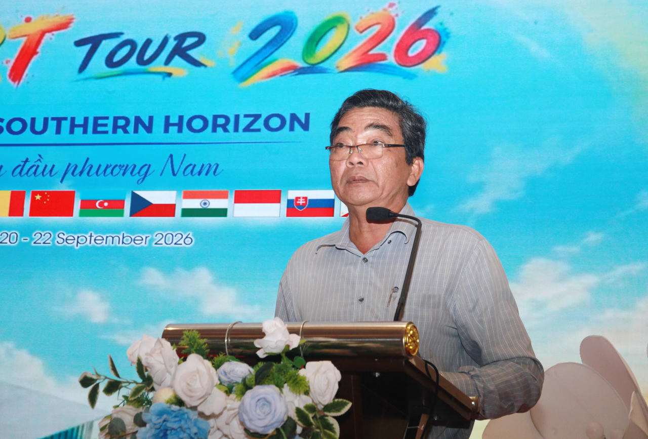 &Ocirc;ng Huỳnh H&ugrave;ng Dũng - Ph&oacute; Gi&aacute;m đốc Sở Khoa học v&agrave; C&ocirc;ng nghệ tỉnh C&agrave; Mau ph&aacute;t biểu tại chương tr&igrave;nh (Ảnh: T.N).
