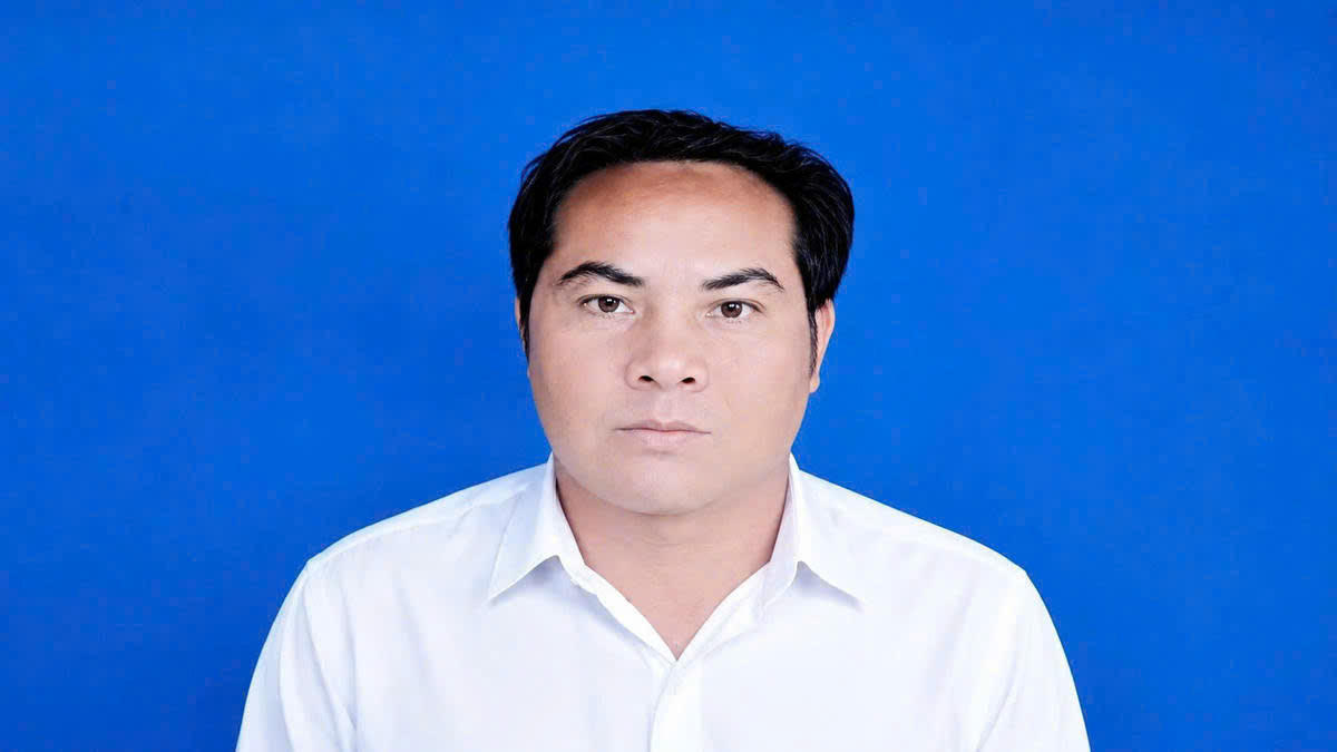 C&aacute;c lực lượng chức năng đ&atilde; vận động gia đ&igrave;nh t&aacute;c động, k&ecirc;u gọi nghi can ra đầu th&uacute;. (Ảnh C A)
