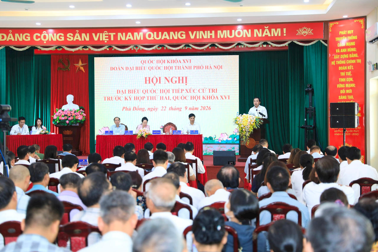 Quang cảnh hội nghị tại x&atilde; Ph&ugrave; Đổng. Ảnh: Quang Th&aacute;i