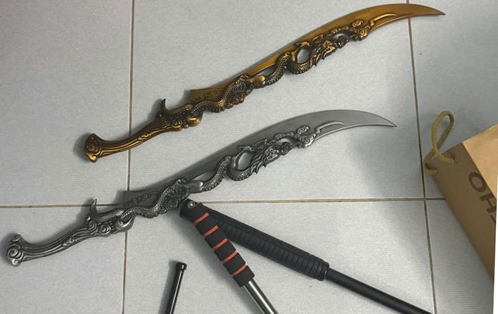 Tang vật thu giữ tại nơi ở của Trần H&ugrave;ng Hậu. Ảnh: Tiến Tầm