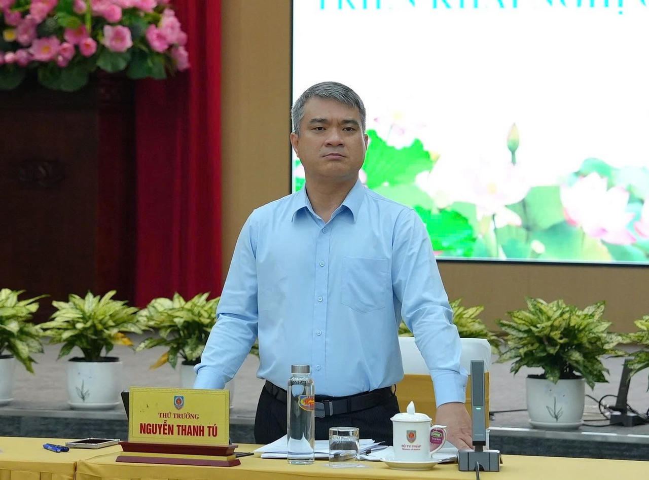 Thứ trưởng Nguyễn Thanh T&uacute; ph&aacute;t biểu kết luận cuộc họp.