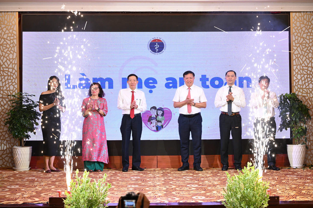 Tuần lễ L&agrave;m mẹ an to&agrave;n năm 2026 đ&atilde; ch&iacute;nh thức được ph&aacute;t động với chủ đề &ldquo;Kiểm so&aacute;t đường huyết thai kỳ - Mẹ an t&acirc;m, con khỏe mạnh&rdquo; .
