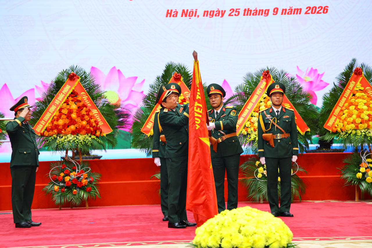 Cục Pháp chế Bộ Quốc phòng đón nhận Huân chương bảo vệ Tổ quốc Hạng Ba