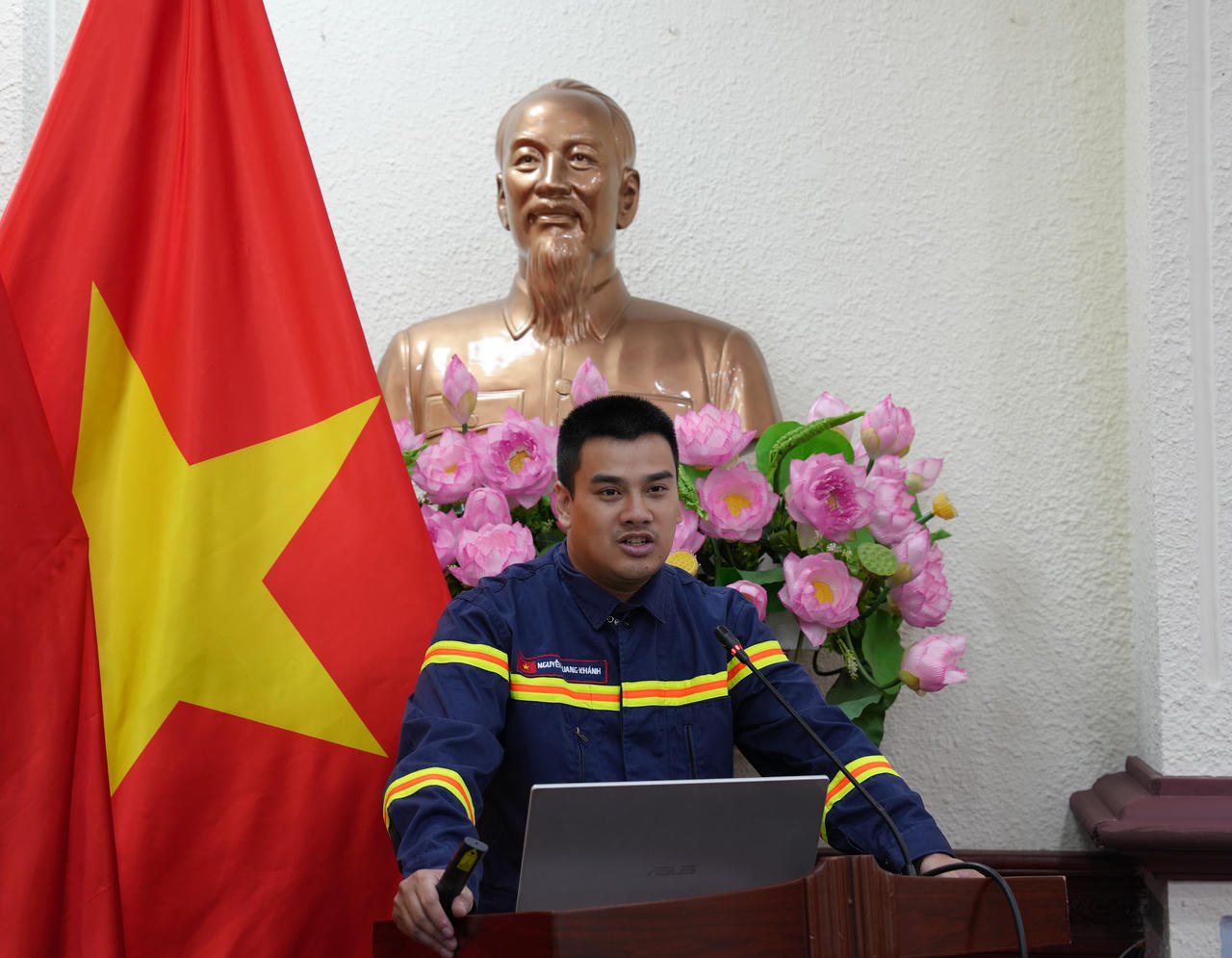 Thượng &uacute;y Nguyễn Quang Kh&aacute;nh &ndash; C&aacute;n bộ Ph&ograve;ng Cảnh s&aacute;t PCCC v&agrave; CNCH .