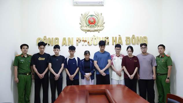 C&aacute;c đối tượng tại C&ocirc;ng an phường H&agrave; Đ&ocirc;ng.