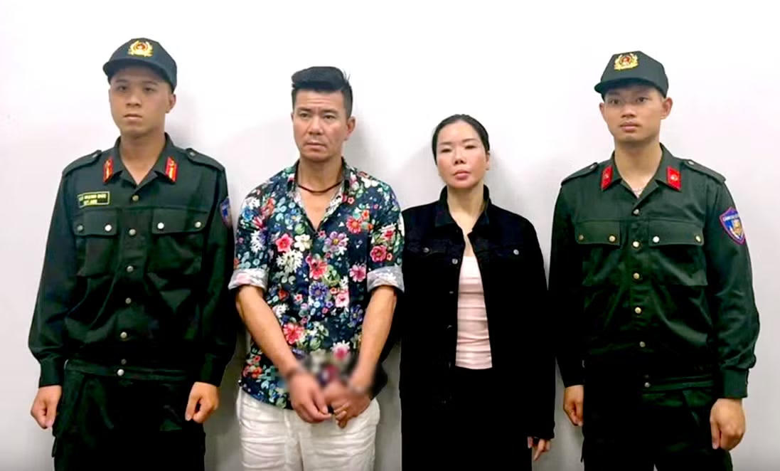 Bị c&aacute;o Nguyễn Thị Mai Anh v&agrave; L&ecirc; Văn Đ&ocirc;ng. Ảnh: C&ocirc;ng an H&agrave; Nội.