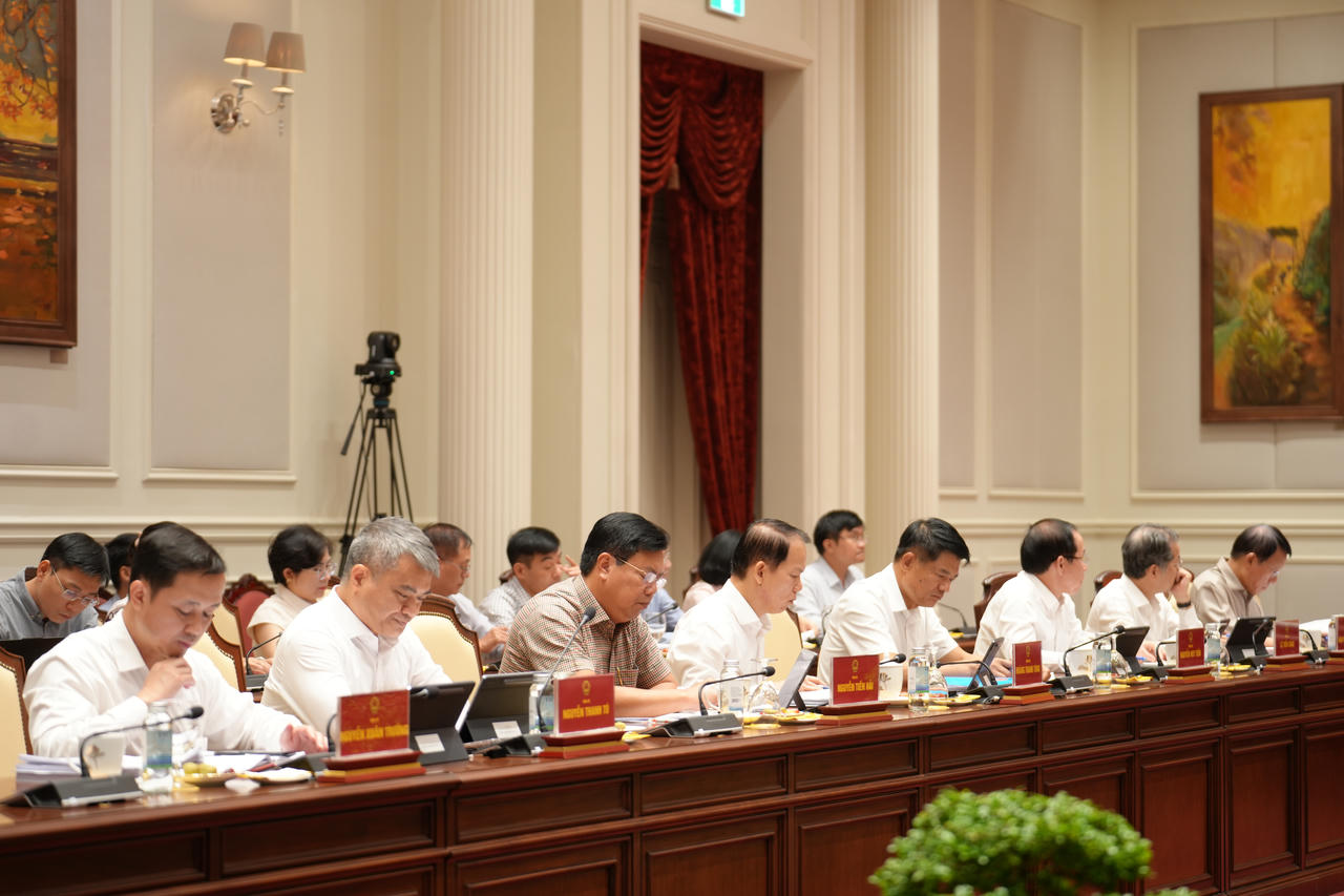 Bảo đảm thể chế thực sự đi vào cuộc sống, tháo gỡ khó khăn, ách tắc, khơi thông các nguồn lực