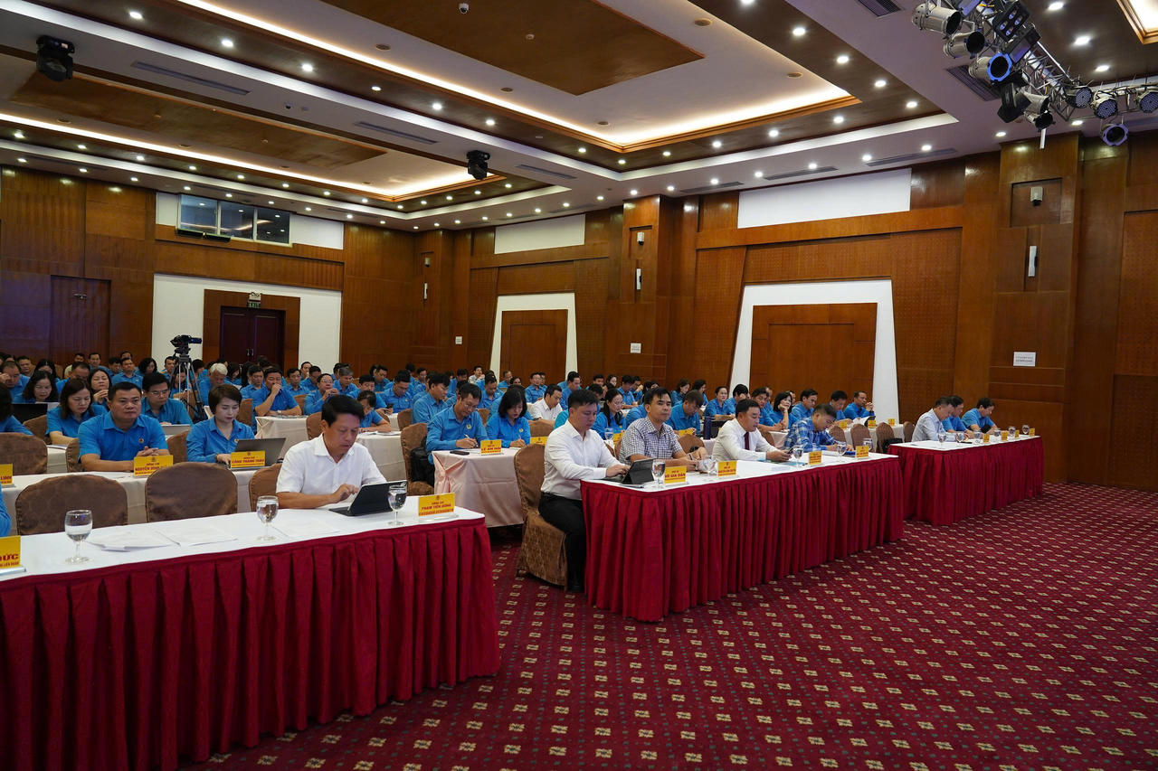 C&aacute;c đại biểu tham dự hội nghị.