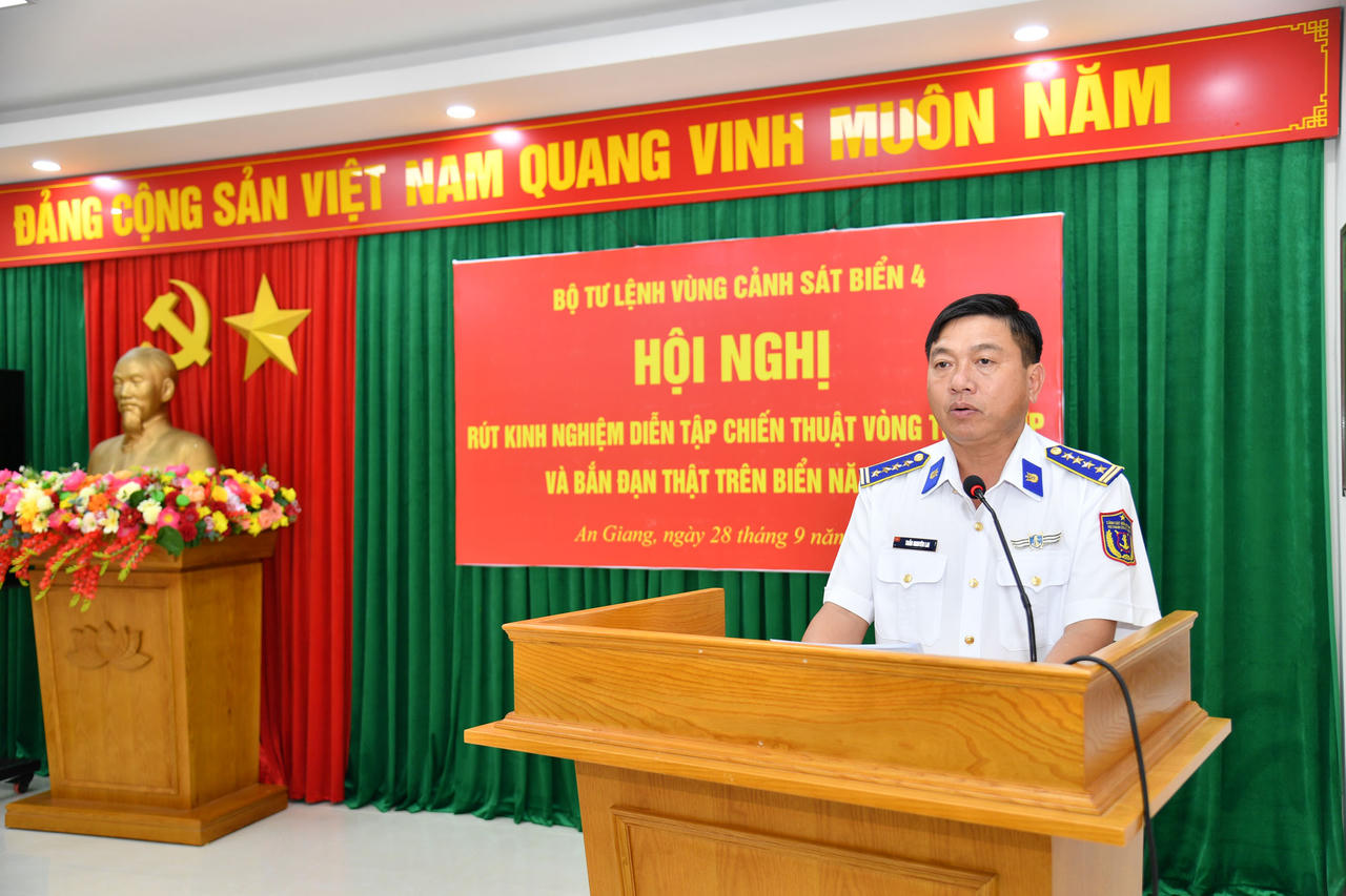 Đại t&aacute; Trần Nguy&ecirc;n Lai - Ph&oacute; Tư lệnh, Tham mưu trưởng Bộ Tư lệnh V&ugrave;ng Cảnh s&aacute;t biển 4 ph&aacute;t biểu kết luận. Ảnh: Đức Th&aacute;i